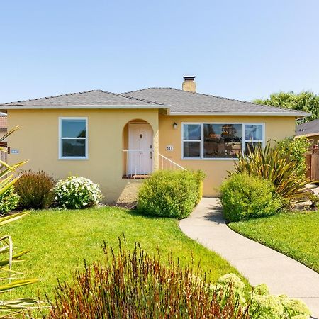 Spacious Renovated Petaluma Home- Pool Table, Fire Pit, Parking Eksteriør billede