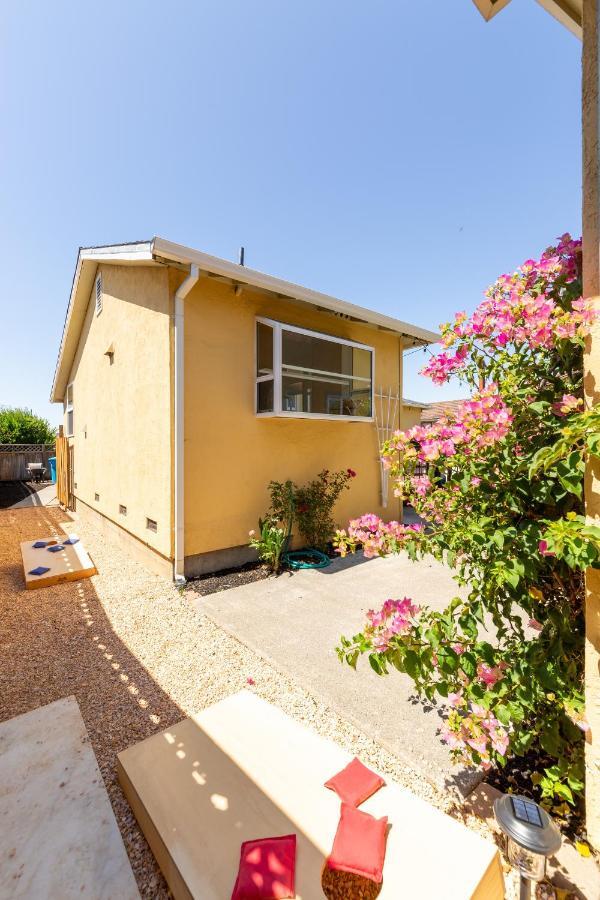 Spacious Renovated Petaluma Home- Pool Table, Fire Pit, Parking Eksteriør billede