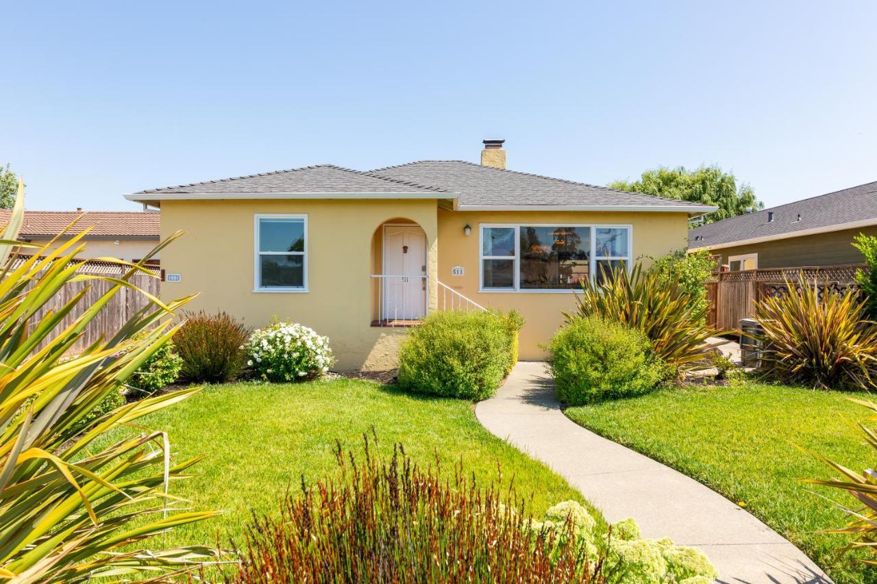 Spacious Renovated Petaluma Home- Pool Table, Fire Pit, Parking Eksteriør billede